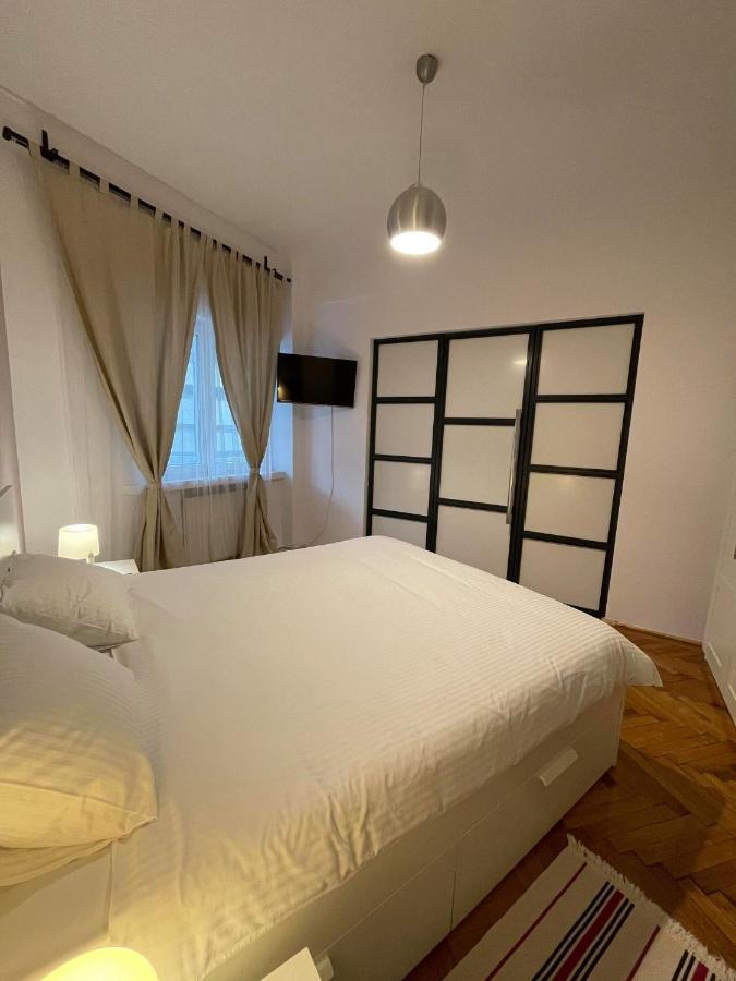 Appartamento Interbellic Flat Bucarest Esterno foto