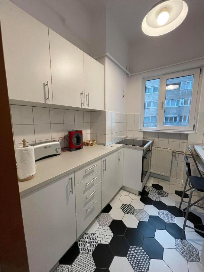 Appartamento Interbellic Flat Bucarest Esterno foto